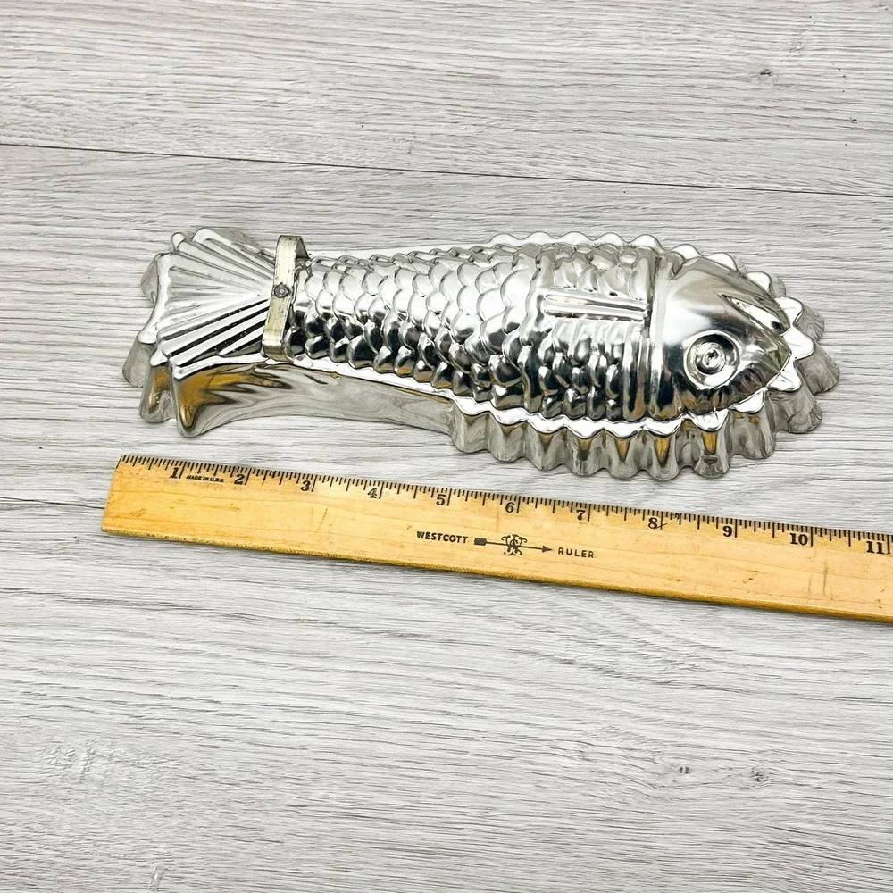 Vintage Tin Fish Mold:‎ Coastal Wall Decor (11 inches)